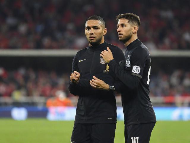 科比赛场内外尽显暖心与礼貌