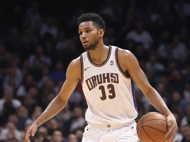 2021年爵士队包机撞鸟事件:全队险些团灭