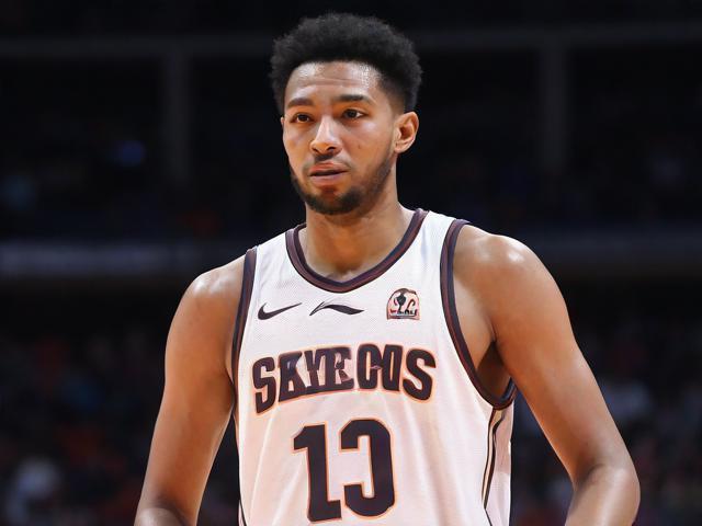 自律决定NBA成败：文班亚马 vs 周琦