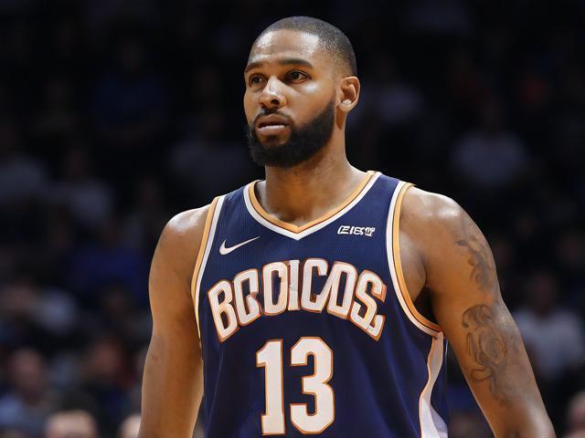 雄鹿裁掉利拉德签特纳 字母哥信任危机