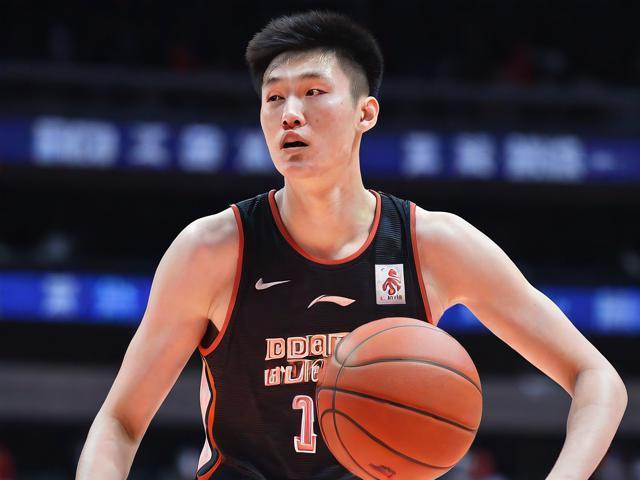 王哲林三人篮球状态堪忧