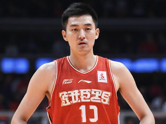 中国男篮新名单争议：新人经验不足引质疑