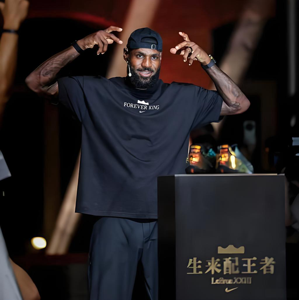 勒布朗·詹姆斯全票FMVP背后的争议