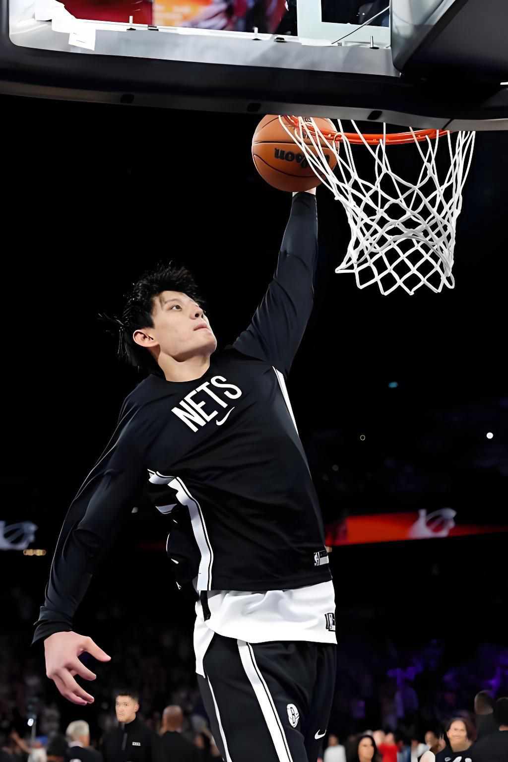 少爷压哨签约国王  曾凡博被裁离队  布罗格登突然退役冲击联盟