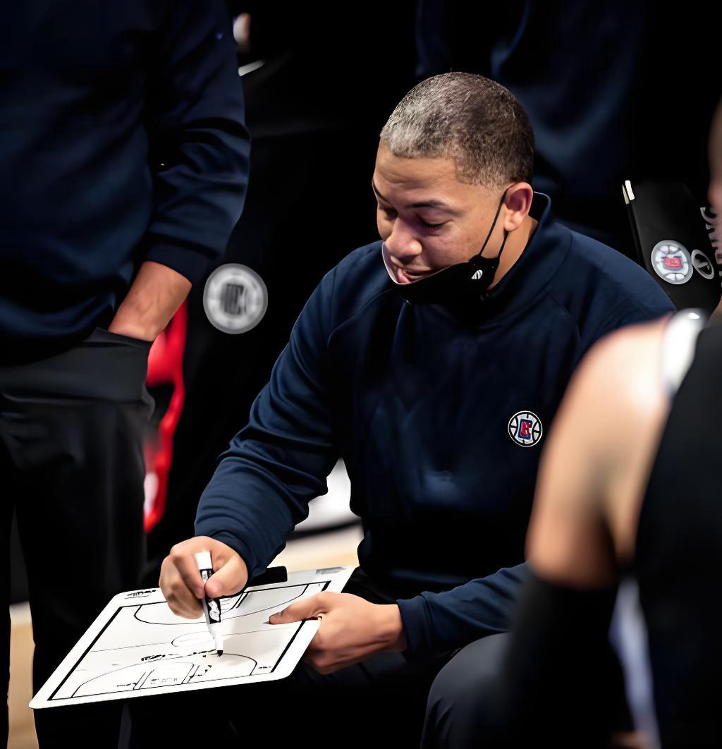 泰伦卢下课呼声高涨