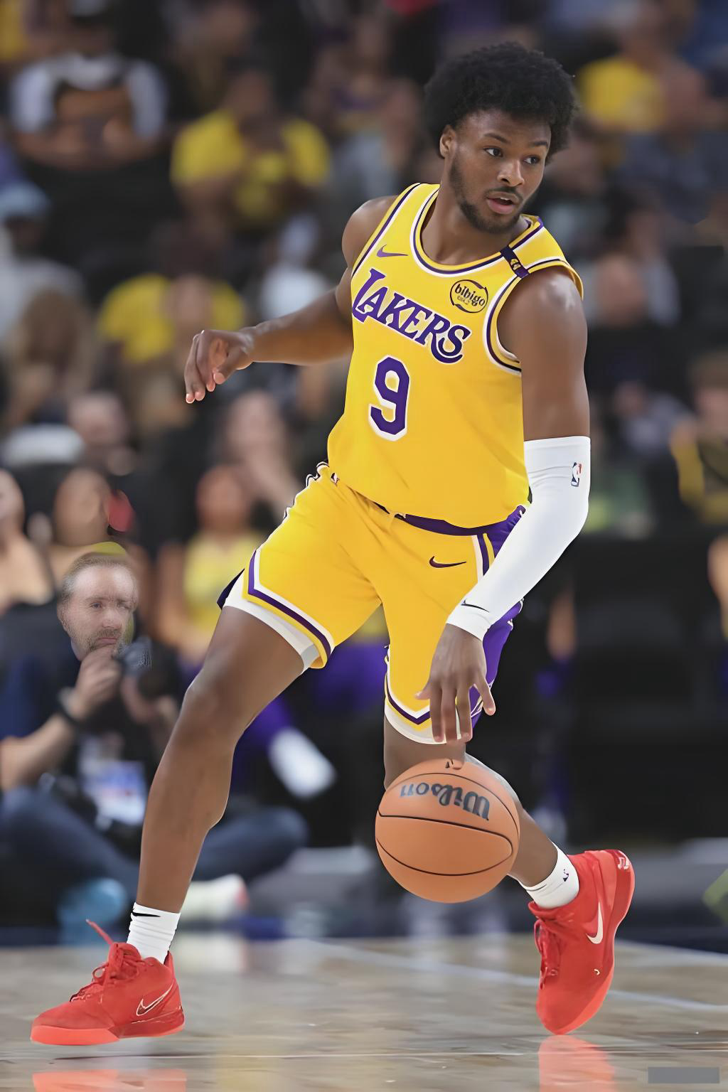 布朗尼首秀逆转湖人