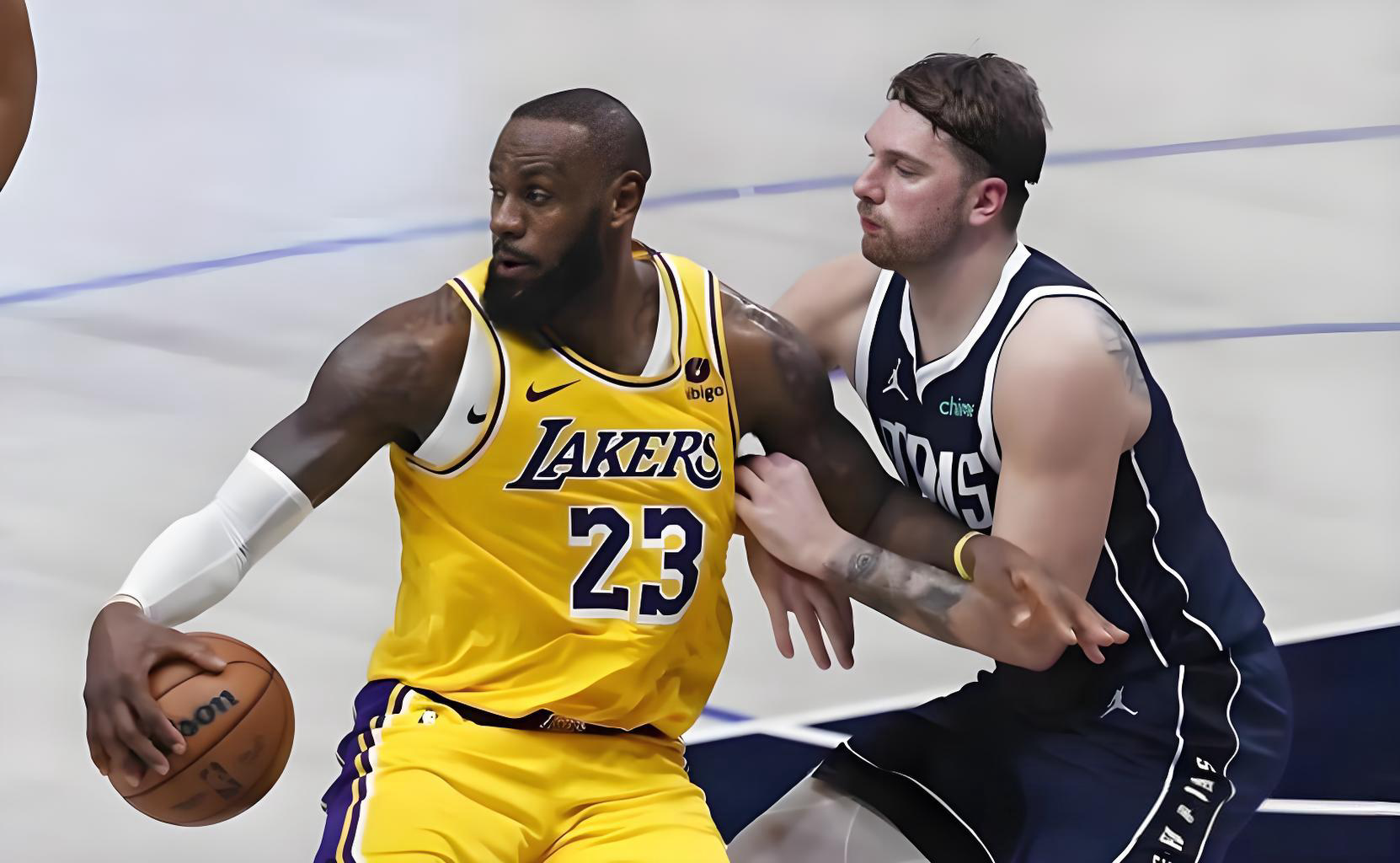 湖人主帅雷迪克：詹姆斯父子同台训练