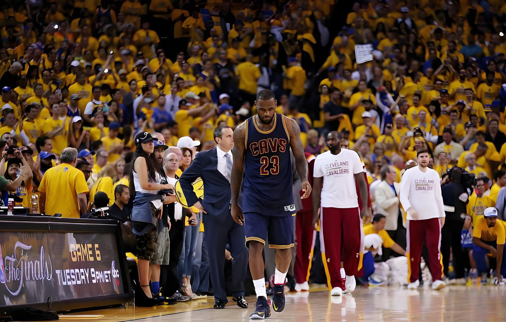 "2011总决赛：韦德逆袭与詹姆斯沉沦"