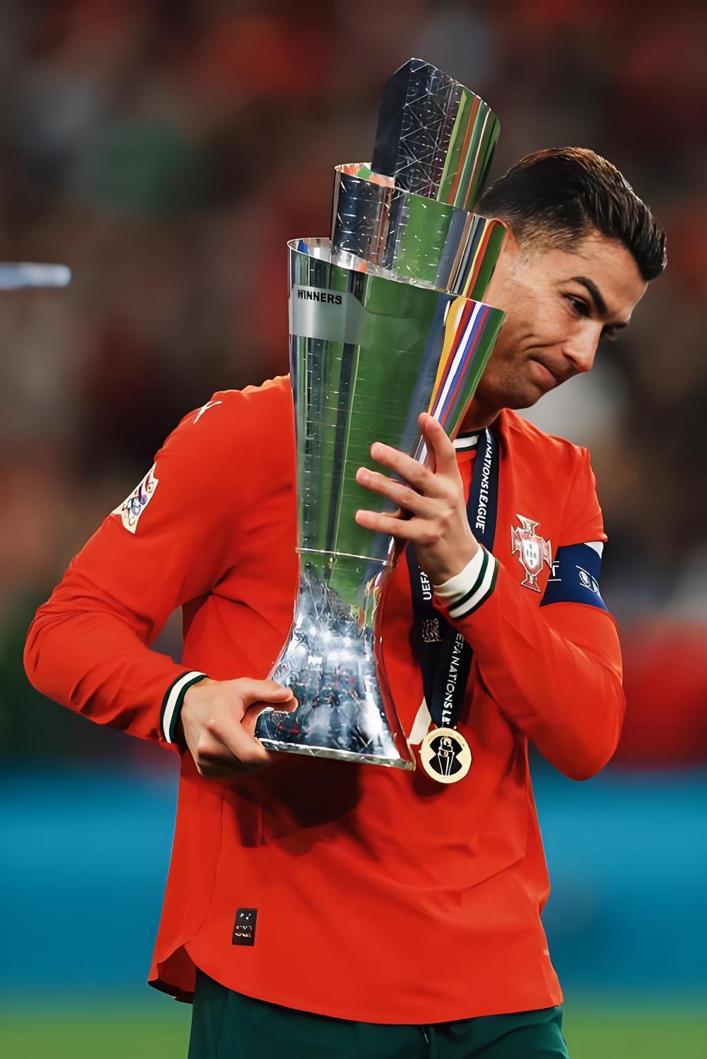 C罗队长力挽狂澜助葡萄牙夺冠