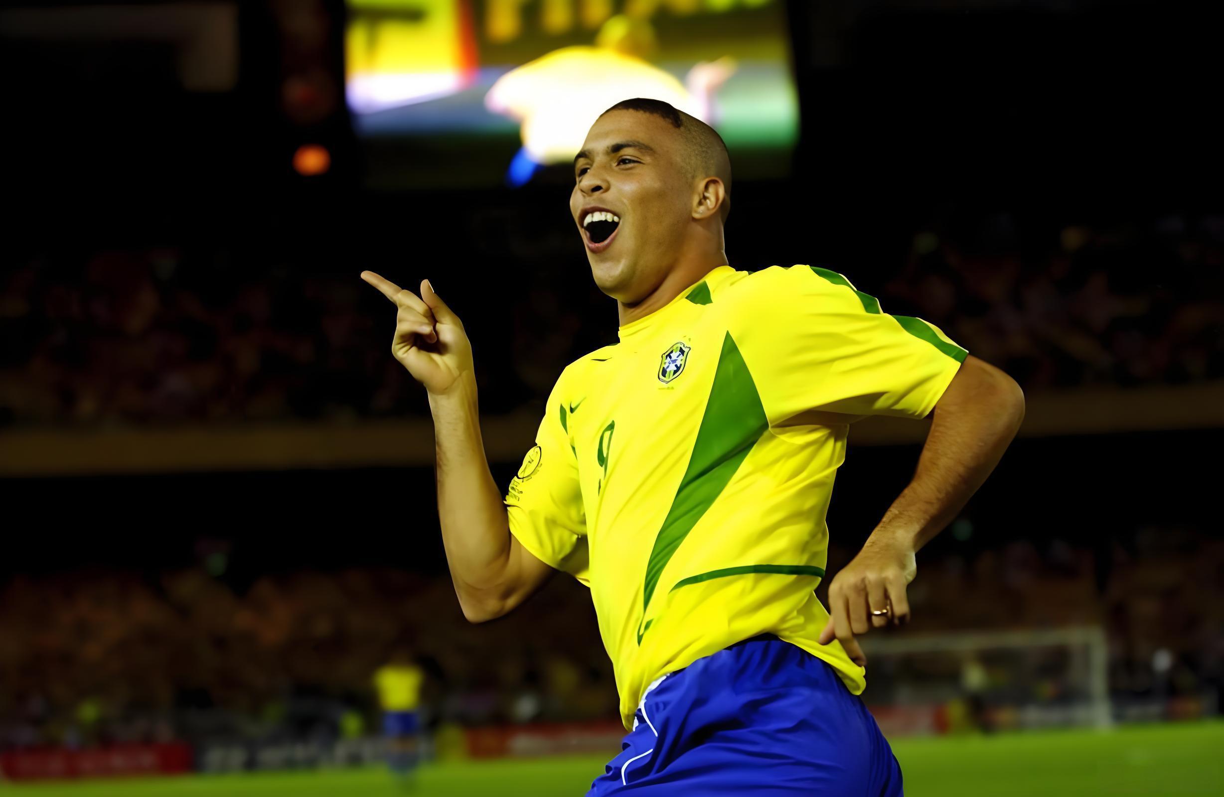 罗纳尔多巴黎之夜经典进球