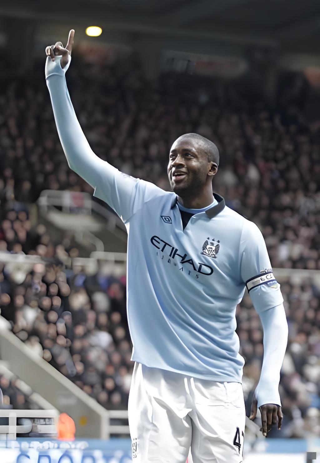 亚亚图雷:曼城全能中场传奇